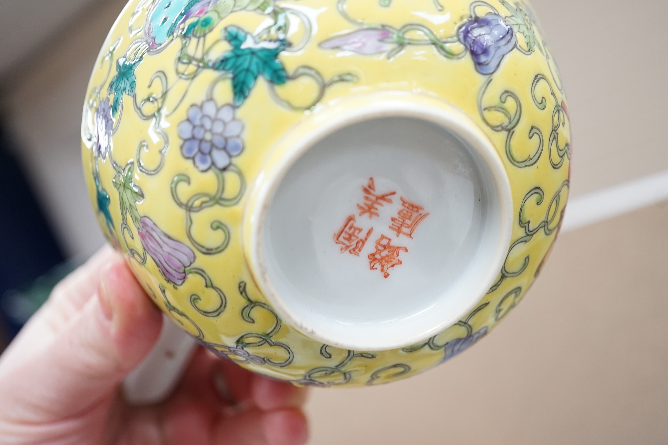 A group of mixed Chinese, Japanese and English ceramics